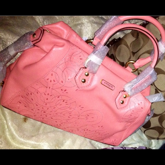 SOLD💋 - Picture 1 of 1