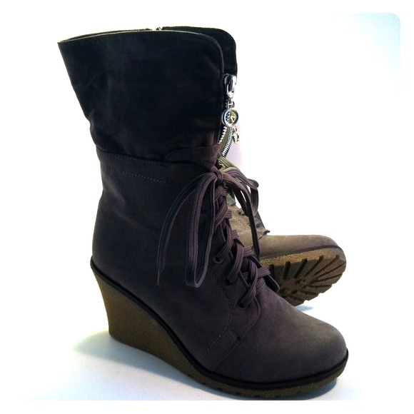❌SOLD❌Spring into fall with these ankle booties