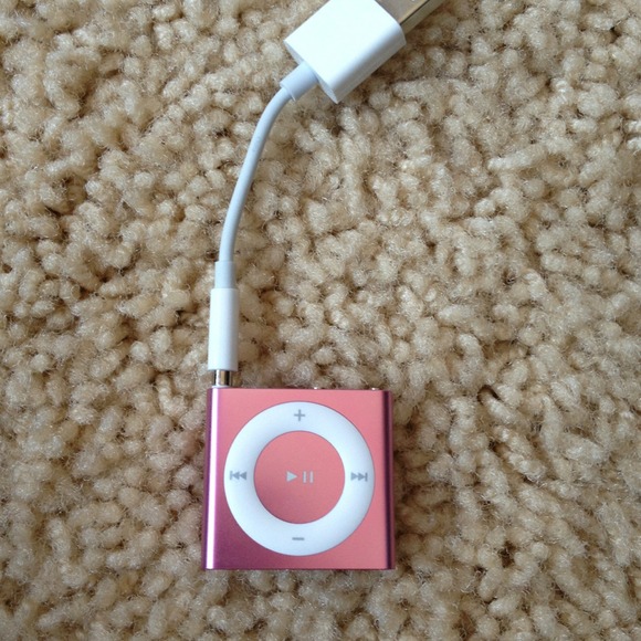Hot Pink IPod shuffle NO TRADE SELLING FOR FRIEND - Picture 1 of 2