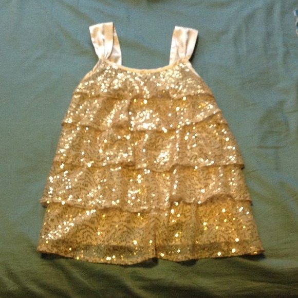 Cute gold sparkly ruffle tanktop - Picture 1 of 3
