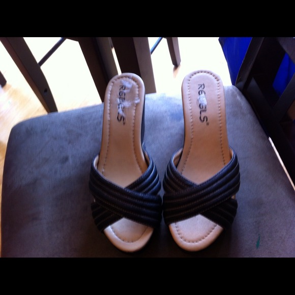 Black flip flop Wedges - Picture 1 of 2