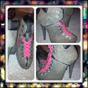 Stilleto boots