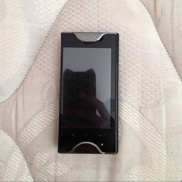Kyrocera sprint phone black