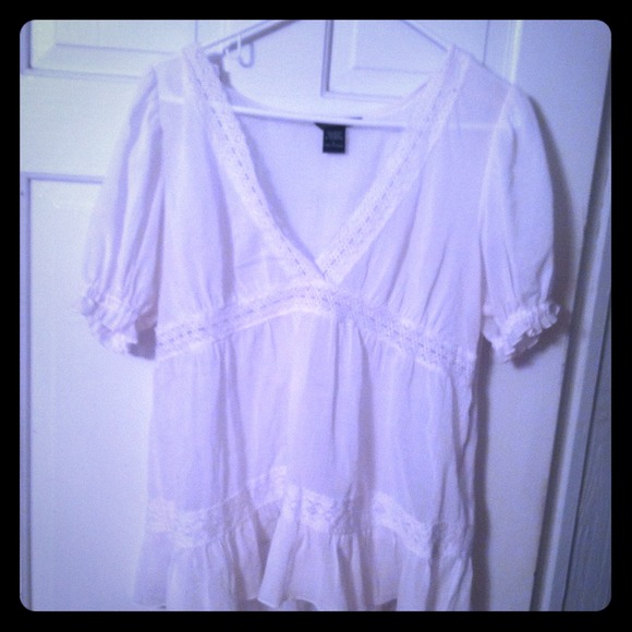 Beautiful flow white baby doll empire blouse - Picture 1 of 4