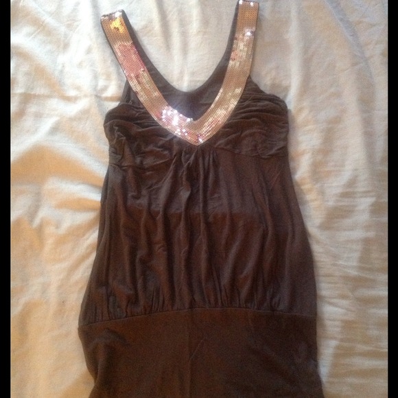 Grey tank top shirt
