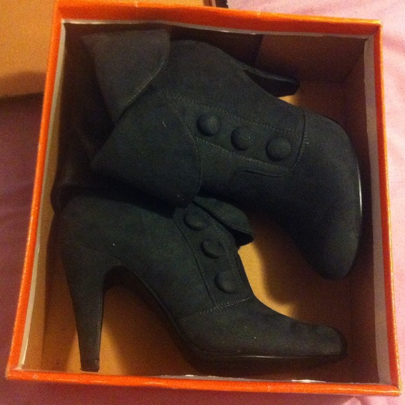 Boots - Heels looking to sell !