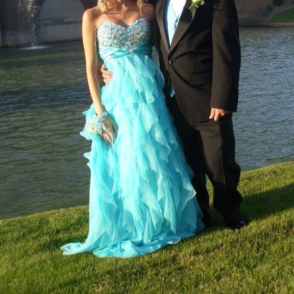 Dresses & Skirts - Prom dress