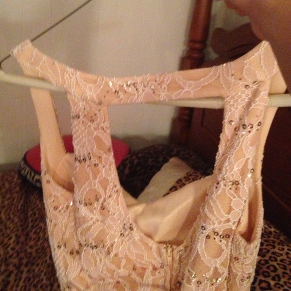 DILLARDS high-low dress! - Picture 3 of 4