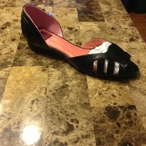 Brand new black snake skin flats  avai In  sizes