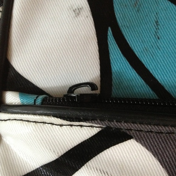 Patterned Carry-On Suitcase by Roxy! - Picture 4 of 4