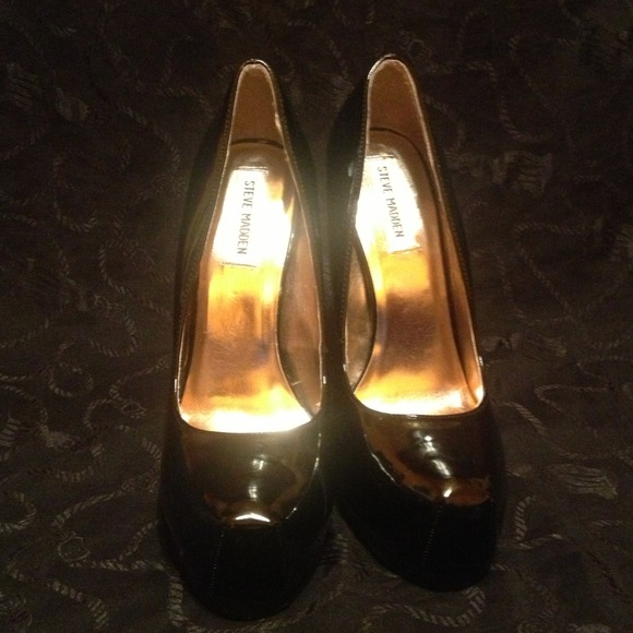 BLACK STEVE MADDEN KYLE PUMPS - Picture 1 of 4