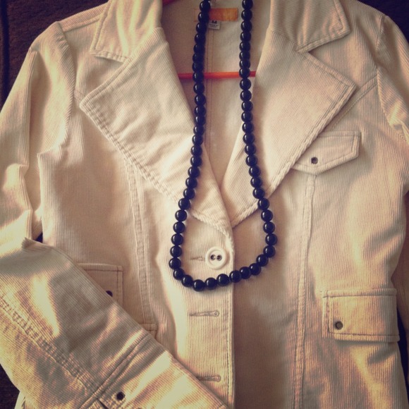Trendy Ivory corduroy jacket w/details galore❤