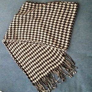 Houndstooth Scarf - Never used