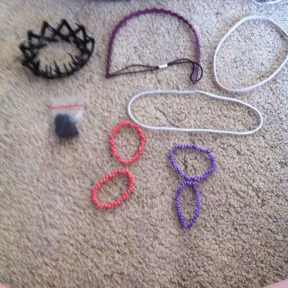 Stuff to hold hair back