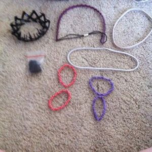 Stuff to hold hair back