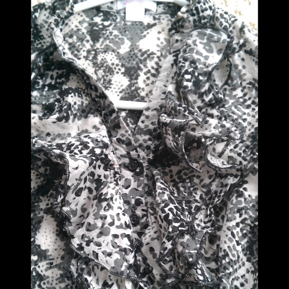HOST PICK! Snakeskin ruffle top - Picture 2 of 4