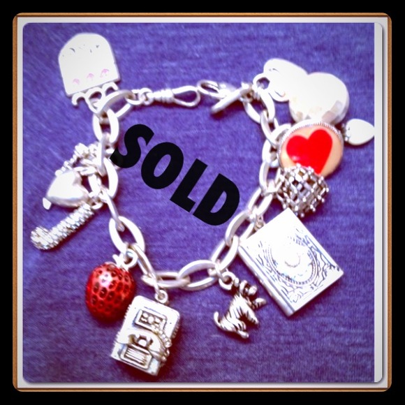 ❌SOLD❌was $280 Juicy Couture charm bracelet