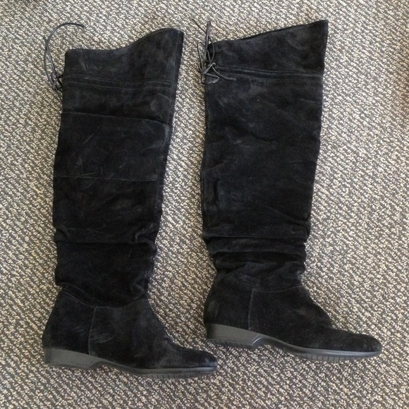 enzo angiolini suede boots