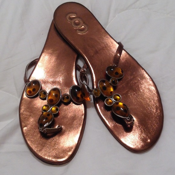 Flat flip flops