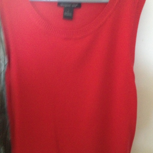 Hot red sleeveless top