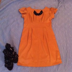 ❌Sold to a friend. Dorothy Perkins Satin Mustard