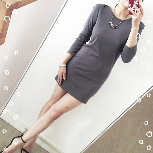 Josh Brody Dresses & Skirts - Embroider Shoulder Body-con Dress