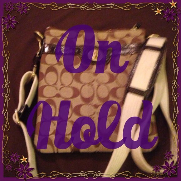 🌼Hold🌼Coach Brown Cross Body Purse  🌼