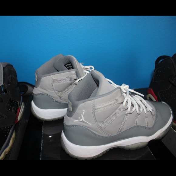 SOLLDDDD Cool Grey 11s, SIZE 4 ! - Picture 3 of 3