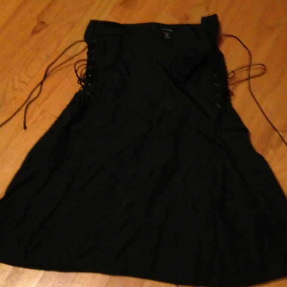 Black skirt - Picture 1 of 3