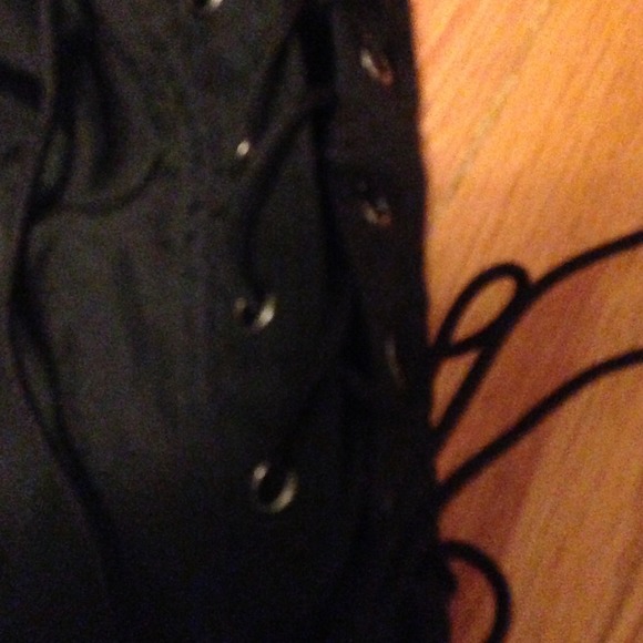 Black skirt - Picture 2 of 3