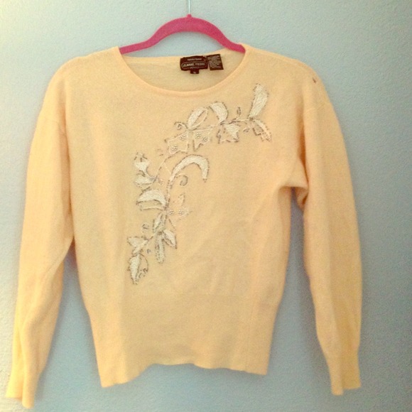 🍑 Peachy sweater