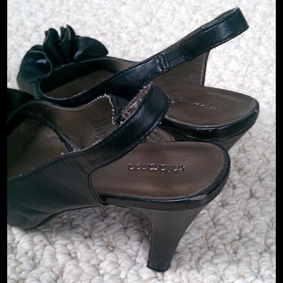 HOST PICK! Peep toe pumps - Picture 3 of 4