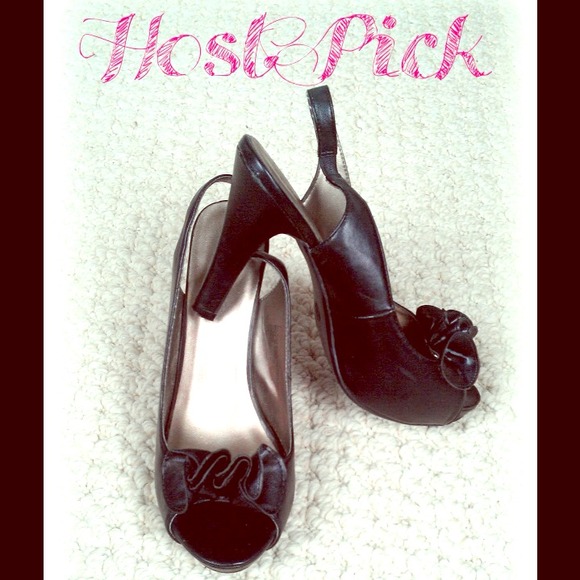 Xhilaration Shoes - HOST PICK! Peep toe pumps