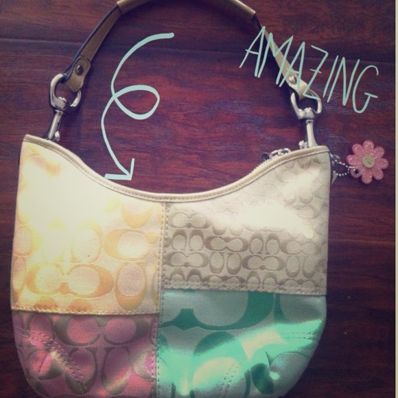 Coach Handbags - 🎉Reduced🎉Authentic Coach purse