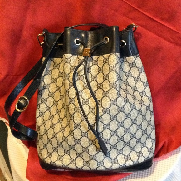 Gucci Handbags - *****HOST PICK 9/30*****GUCCI VINTAGE BAG********