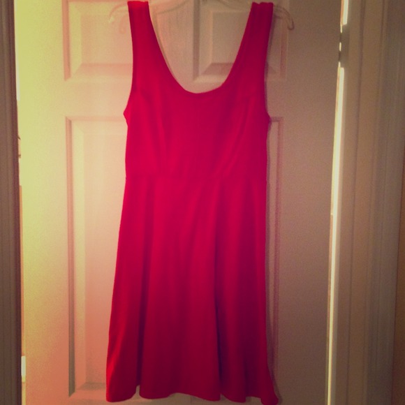 Comfortable (yet sexy) Red Dress - Picture 1 of 3