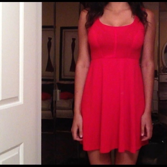 Comfortable (yet sexy) Red Dress - Picture 3 of 3