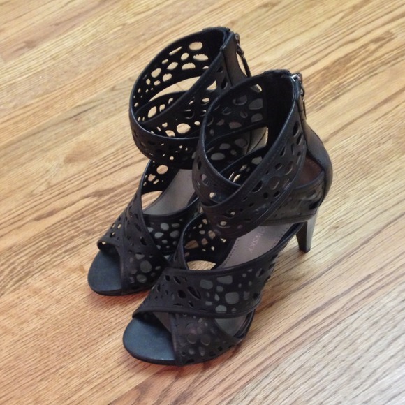 ⭐️SOLD IN BUNDLE⭐️ Sexy high heel sandals - Size 7 - Picture 2 of 3