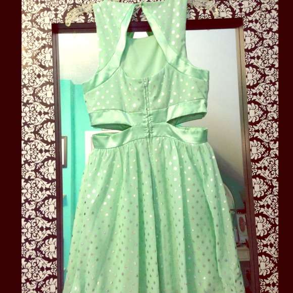 Adorable mint/silver cutout party dress size 5