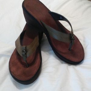 Wedge leather look strap flip flops