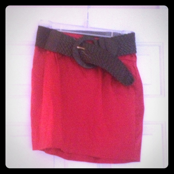 Forever 21 skirt small red with zipper back