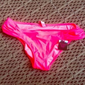 🎁BUNDLE 3 Bikini bottoms!!