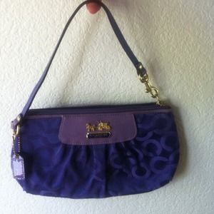 👜COACH MEDIUM WRISTLET in SIGNATURE FABRIC