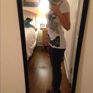 XS White House Black Market floral print t-shirt