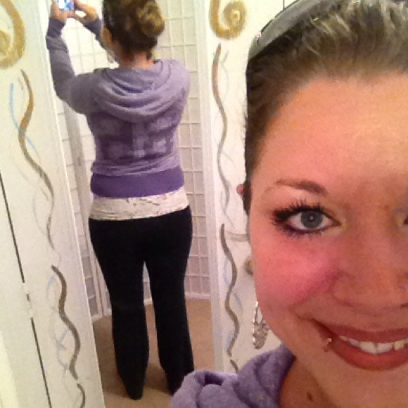 Victoria's Secret 'Pink' hoodie - Picture 2 of 4