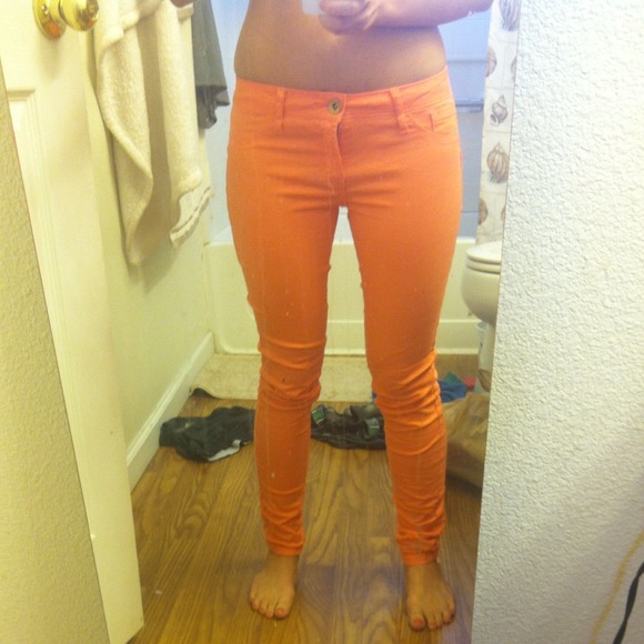 🚫❌TRADED❌🚫Adorable coral skinny jeggings