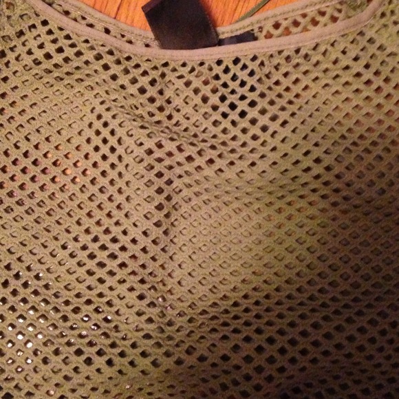 Cute top - Picture 2 of 3