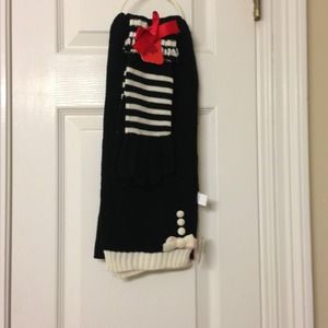 Bundle! Scarf and matching gloves