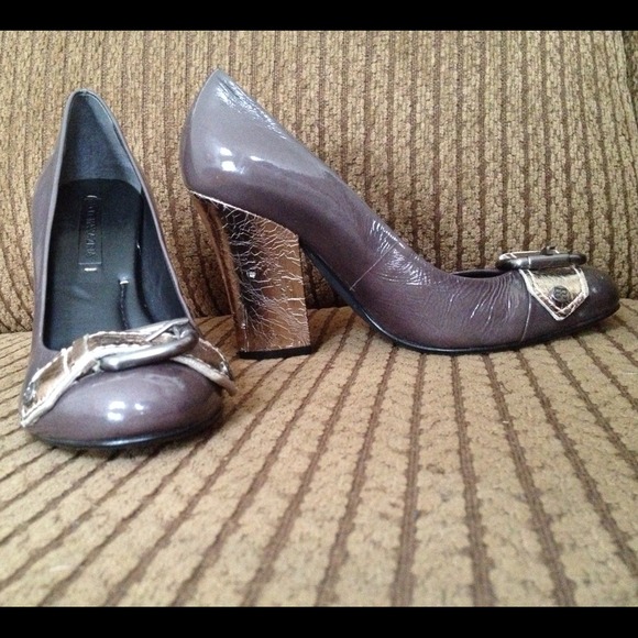 Patent leather BCBG heels