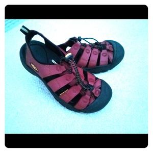 Keens Women's Red Sandal